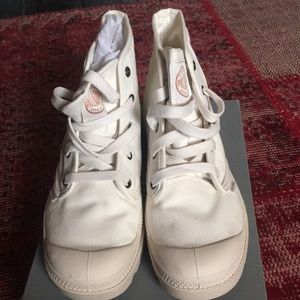 Palladium boots women size 9